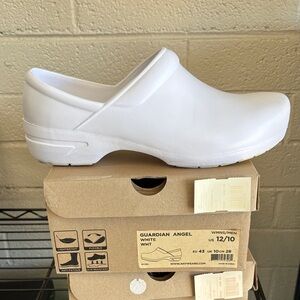 Guardian Angel White Clogs_Nursing Shoes